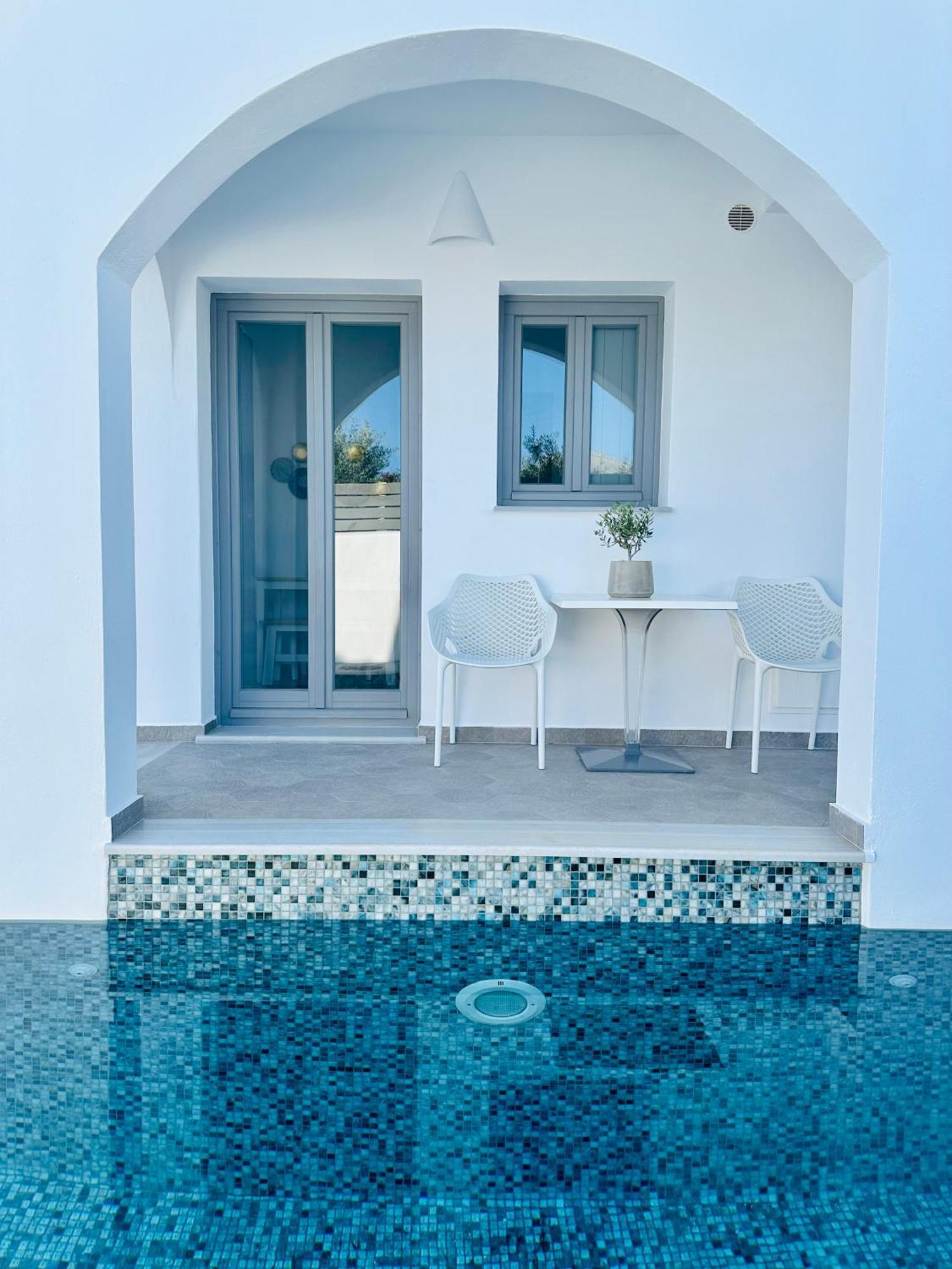White Harmony Suites Мегалохори Екстериор снимка