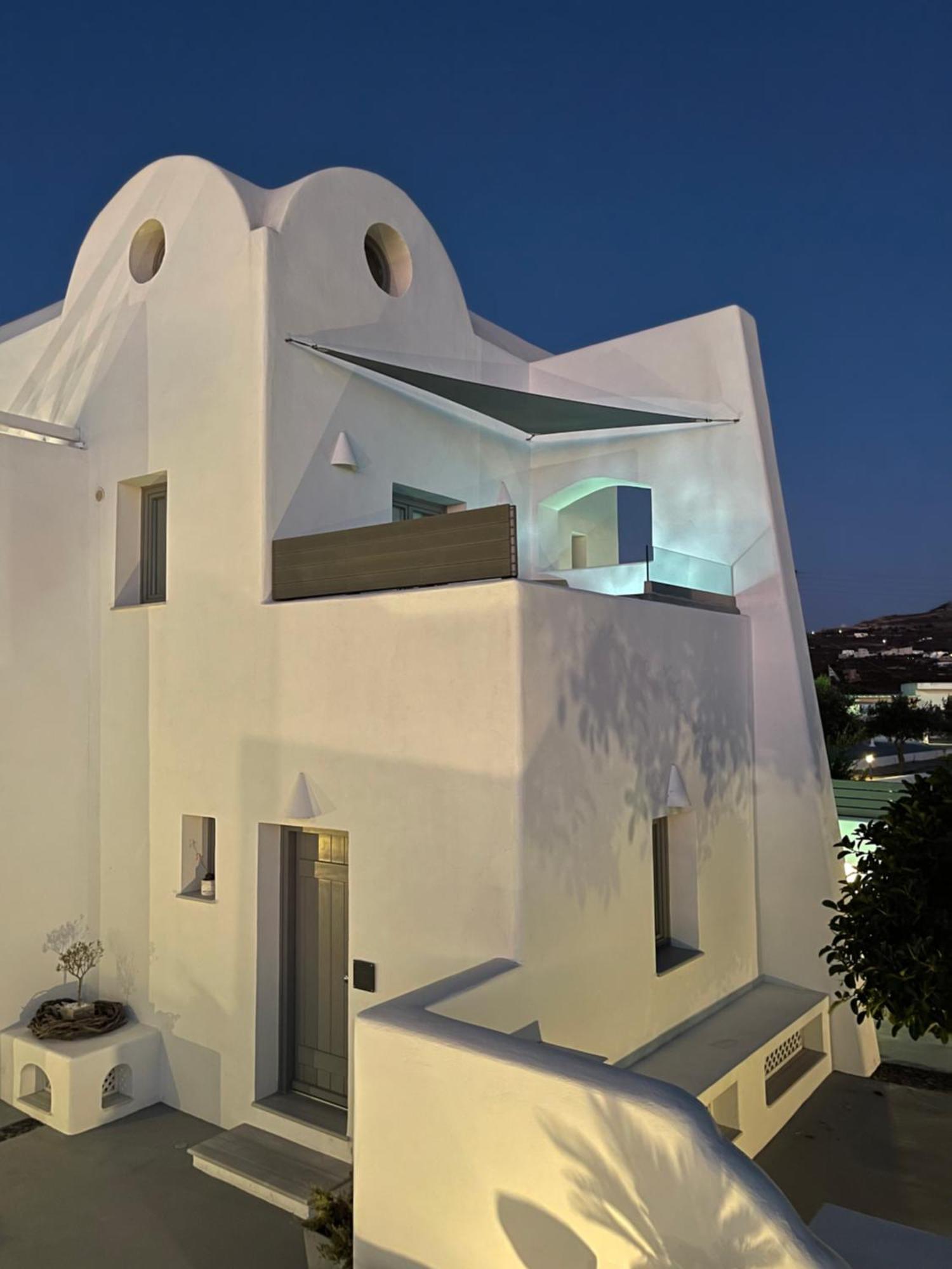 White Harmony Suites Мегалохори Екстериор снимка