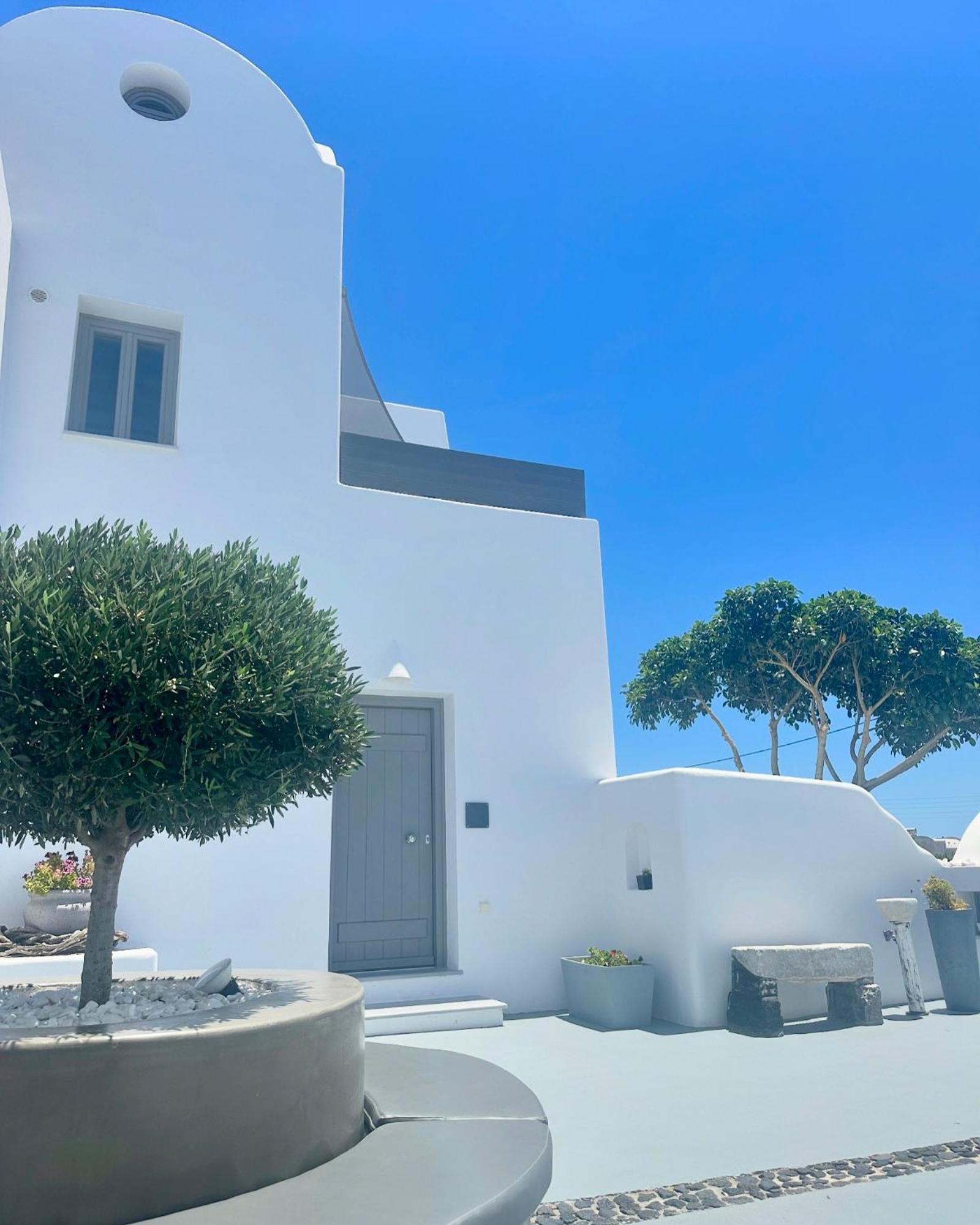 White Harmony Suites Мегалохори Екстериор снимка